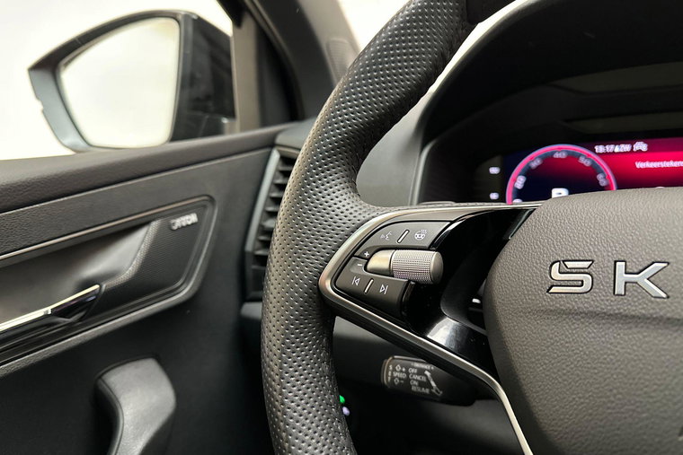 Vehicle Image 23