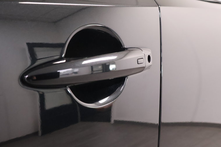Vehicle Image 38