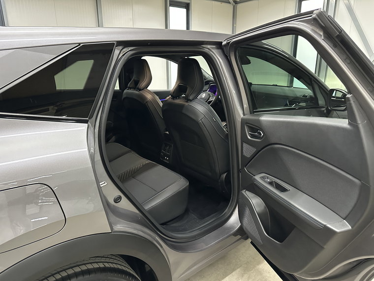 Vehicle Image 28