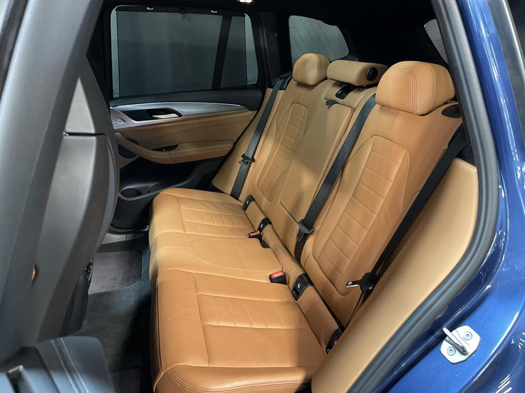 Vehicle Image 38