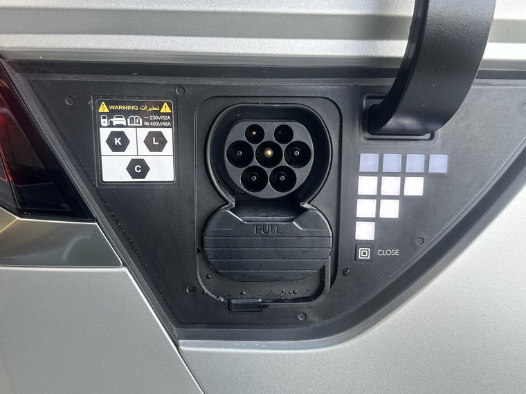 Vehicle Image 35