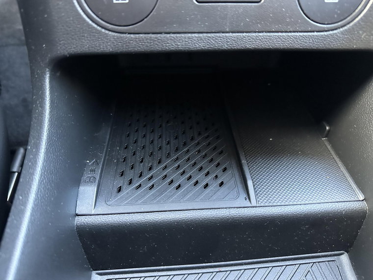 Vehicle Image 37