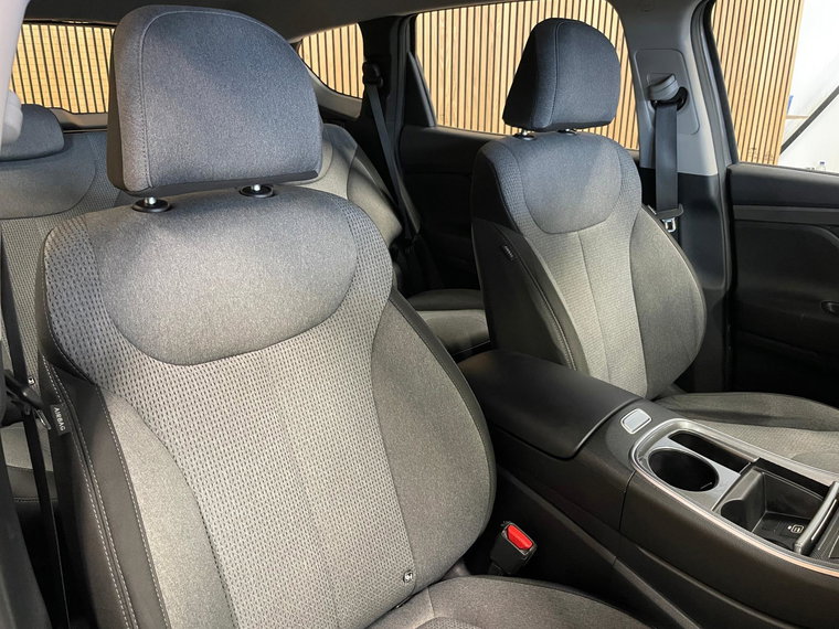 Vehicle Image 23