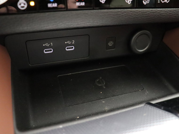 Vehicle Image 32