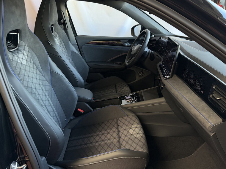 Vehicle Image 35