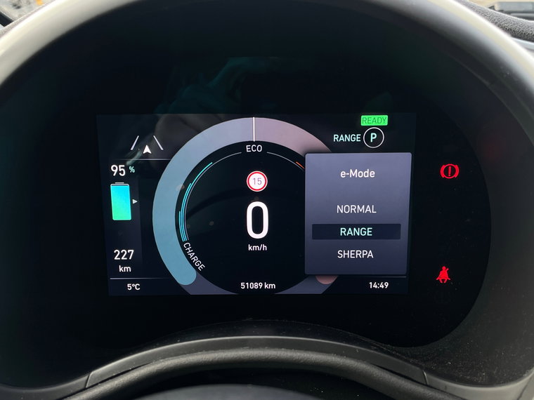 Vehicle Image 15