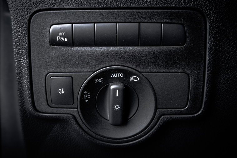 Vehicle Image 25