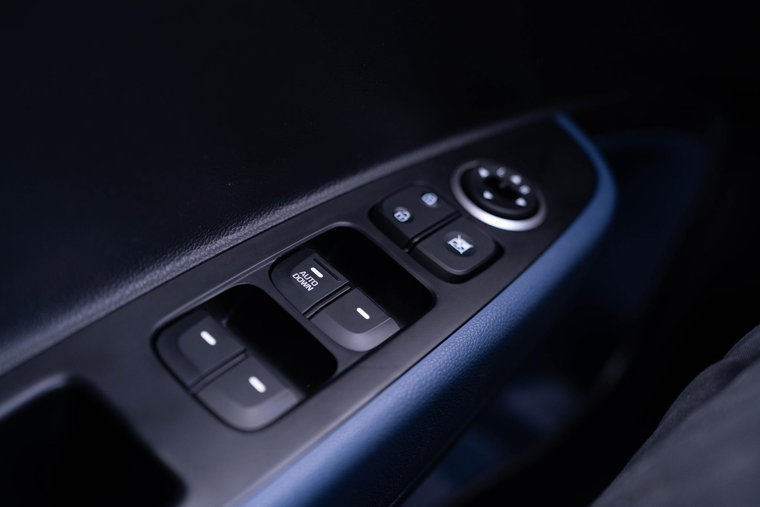 Vehicle Image 22