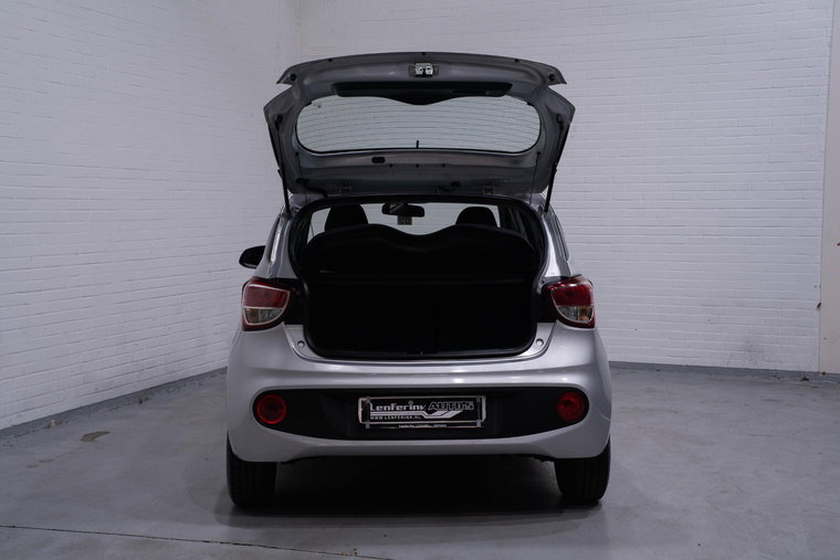 Vehicle Image 11