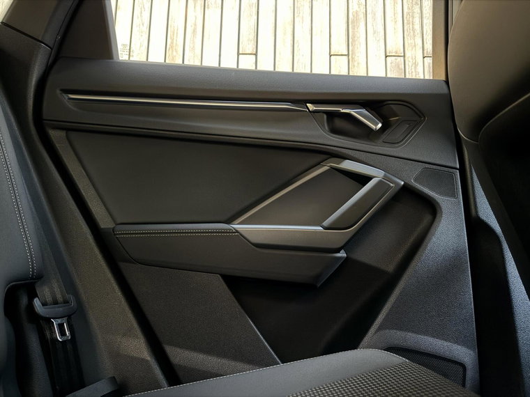 Vehicle Image 50
