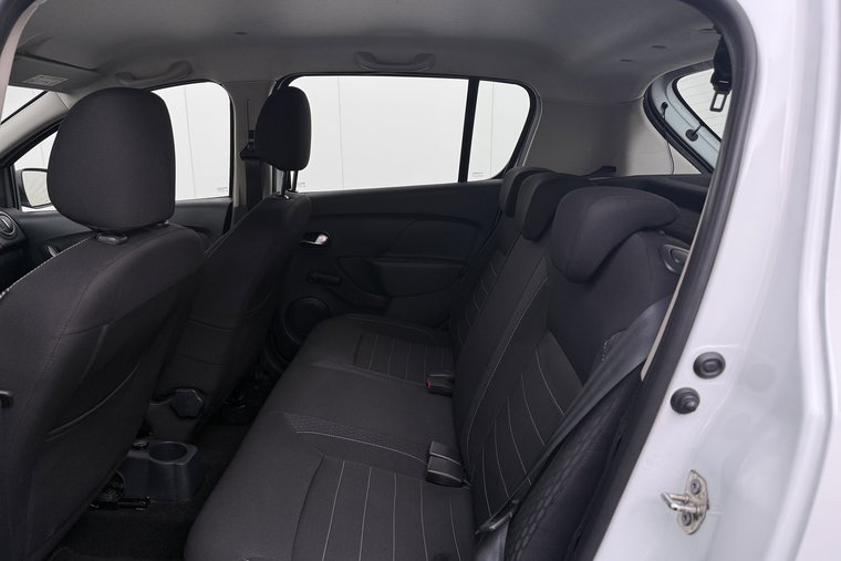 Vehicle Image 12