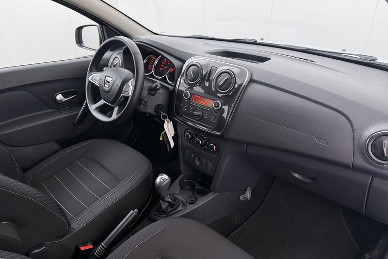 Vehicle Image 14