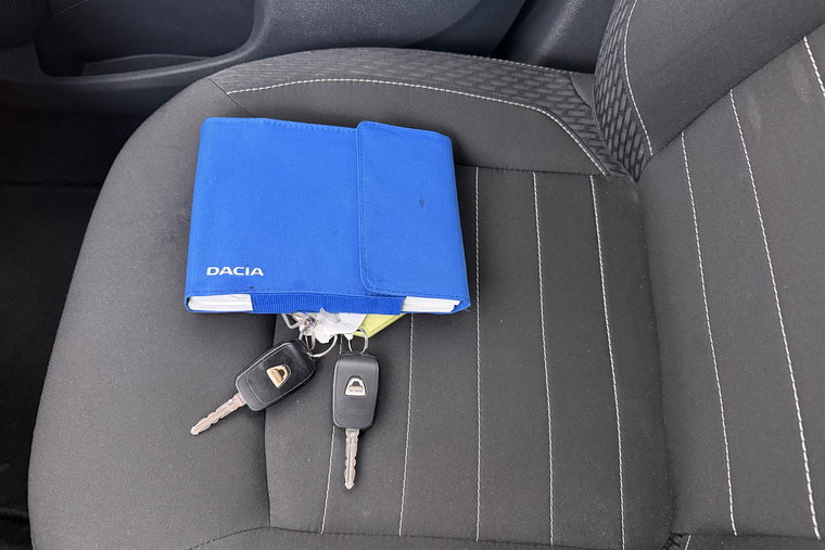 Vehicle Image 23