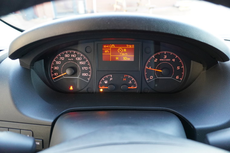 Vehicle Image 16