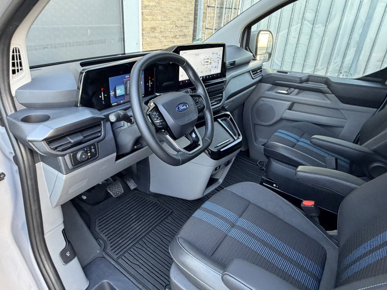 Vehicle Image 38