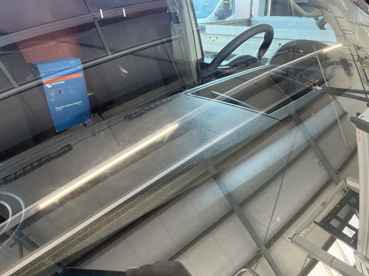 Vehicle Image 38