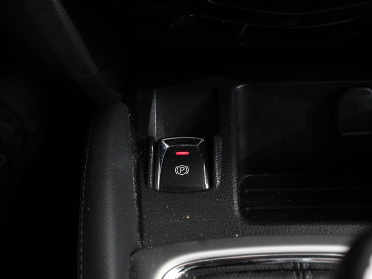Vehicle Image 28