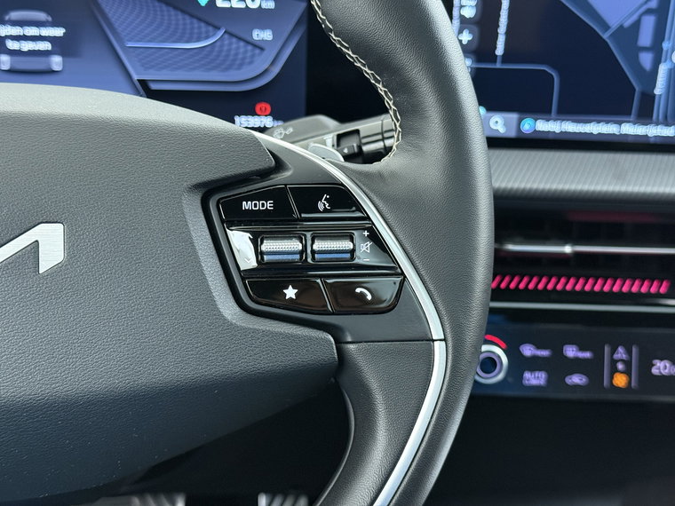Vehicle Image 40