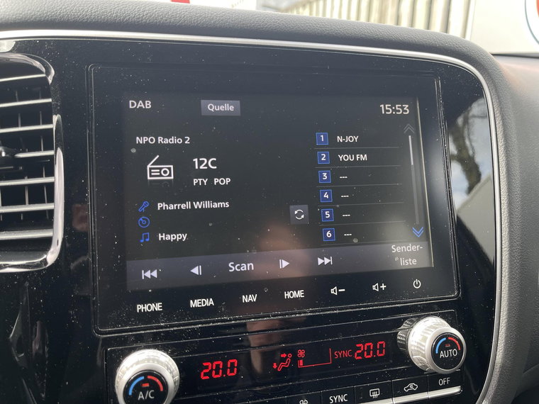 Vehicle Image 25