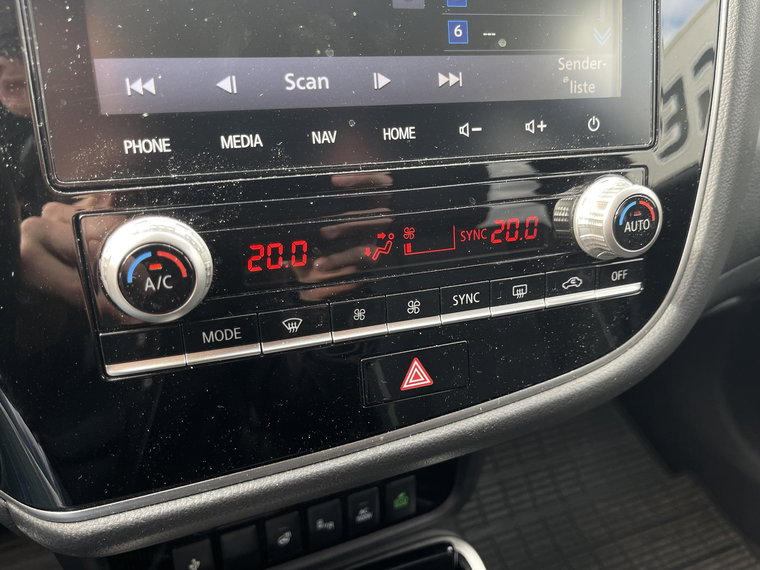 Vehicle Image 26
