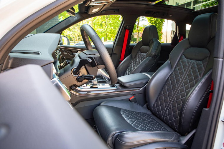 Vehicle Image 12