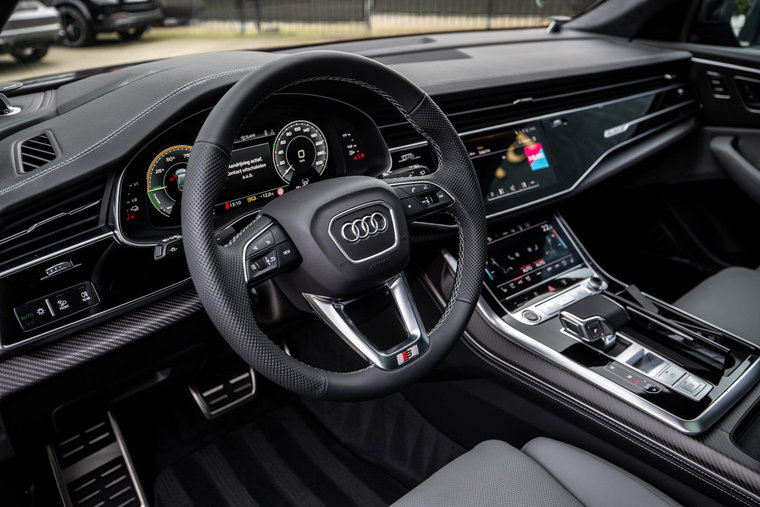 Vehicle Image 6