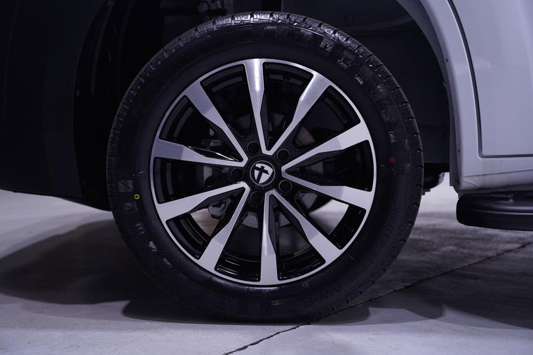 Vehicle Image 18