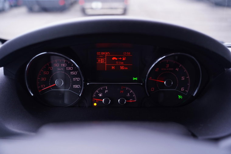 Vehicle Image 32