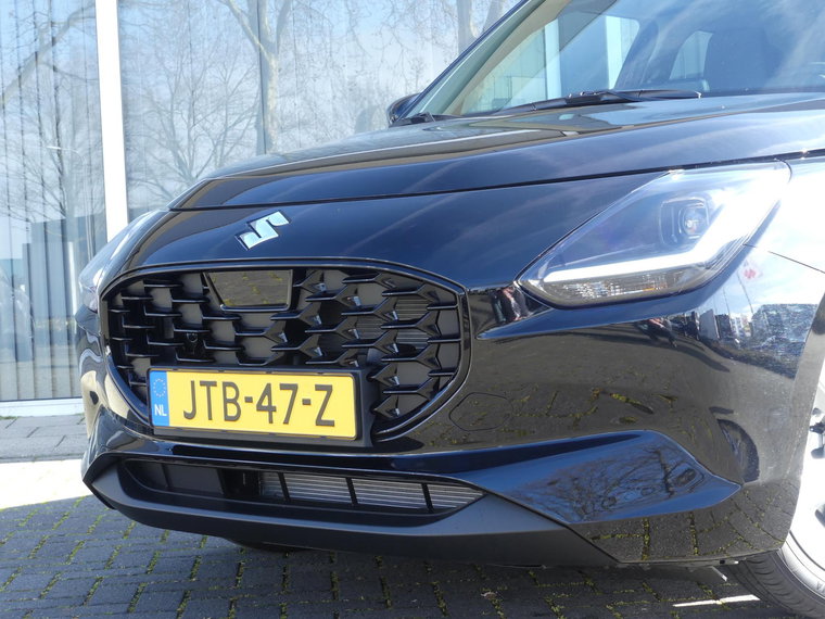 Vehicle Image 32