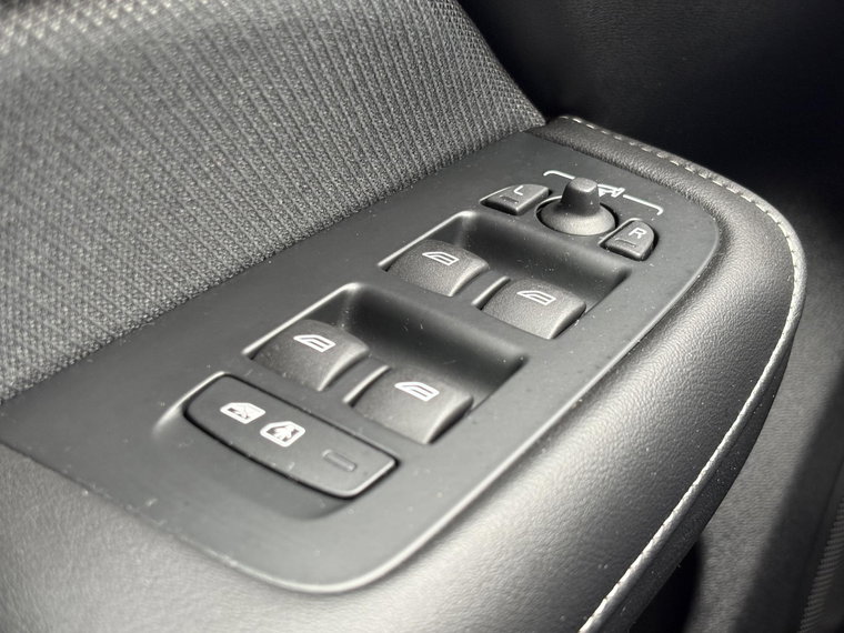 Vehicle Image 33