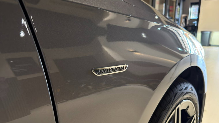 Vehicle Image 30