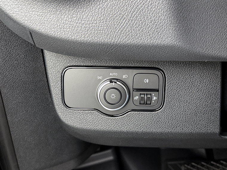 Vehicle Image 34