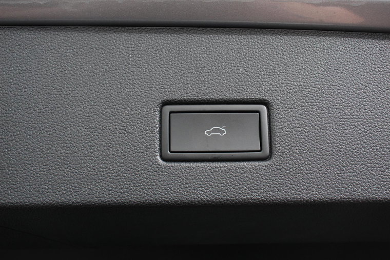 Vehicle Image 28