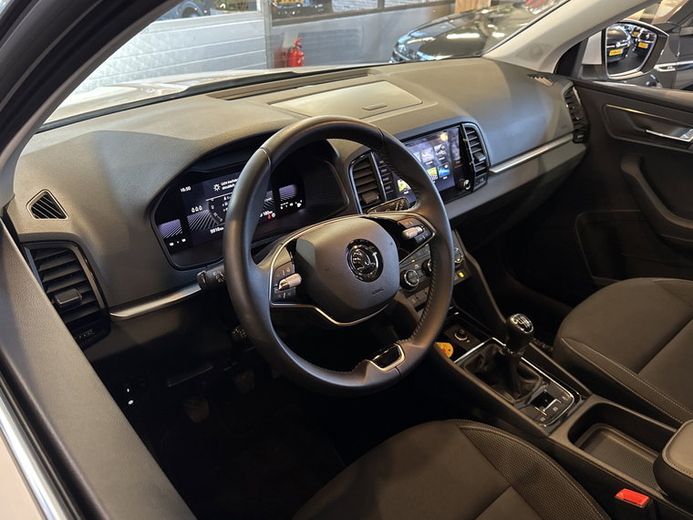 Vehicle Image 18
