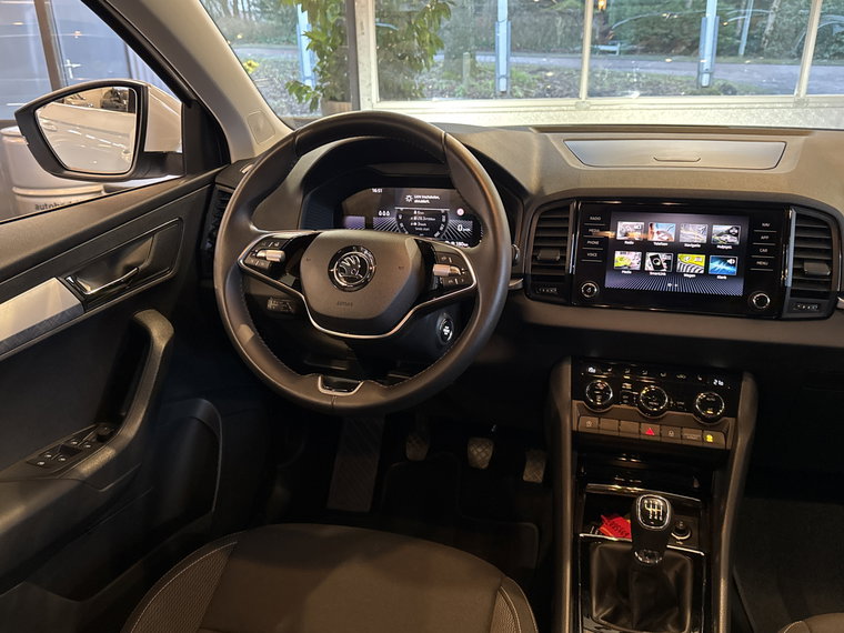 Vehicle Image 25