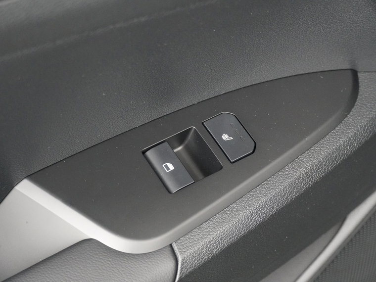 Vehicle Image 33