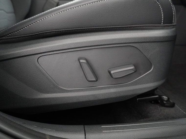 Vehicle Image 40