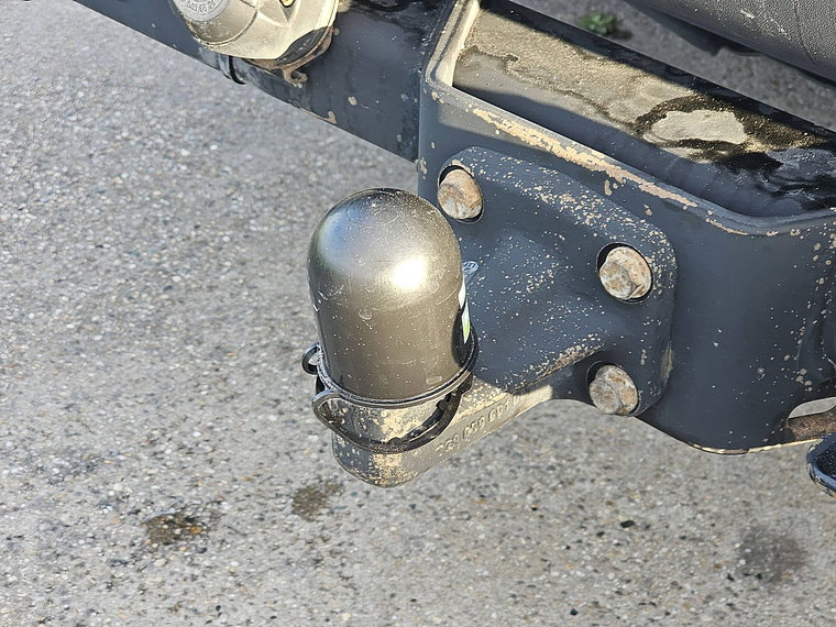 Vehicle Image 13