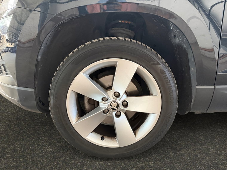 Vehicle Image 25