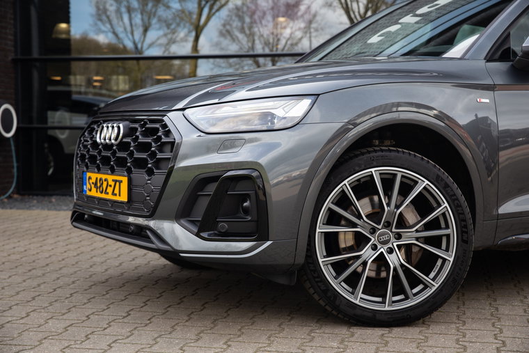 Vehicle Image 8