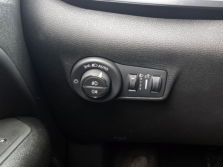 Vehicle Image 28