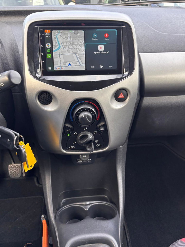 Vehicle Image 16