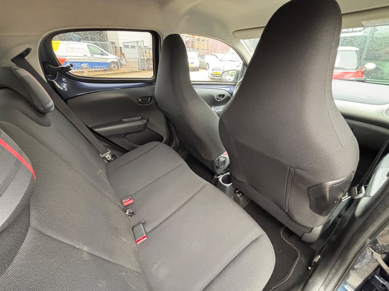 Vehicle Image 22