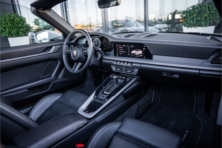 Vehicle Image 11