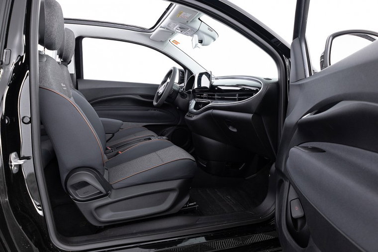 Vehicle Image 9