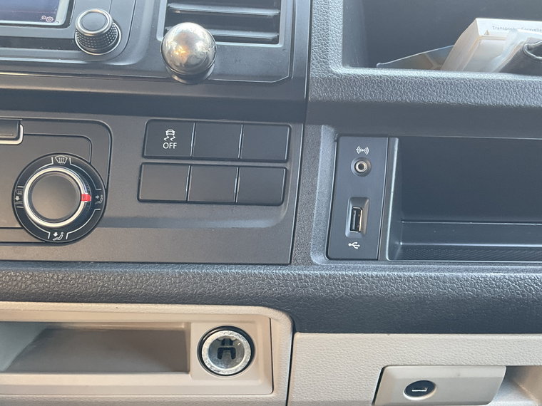 Vehicle Image 28