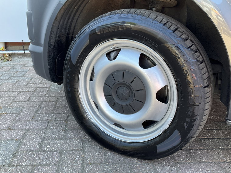 Vehicle Image 41