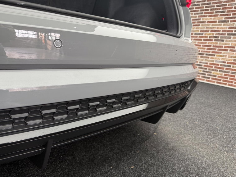 Vehicle Image 45