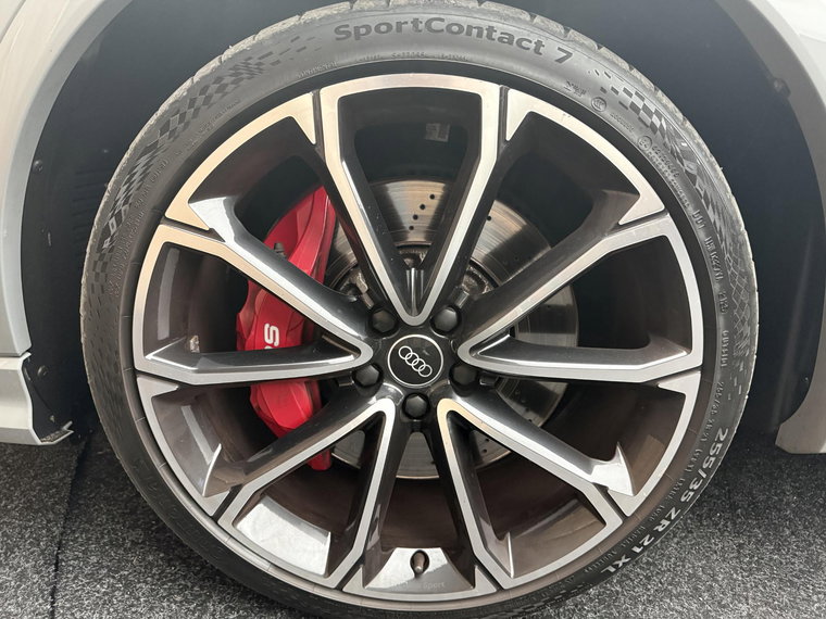 Vehicle Image 8