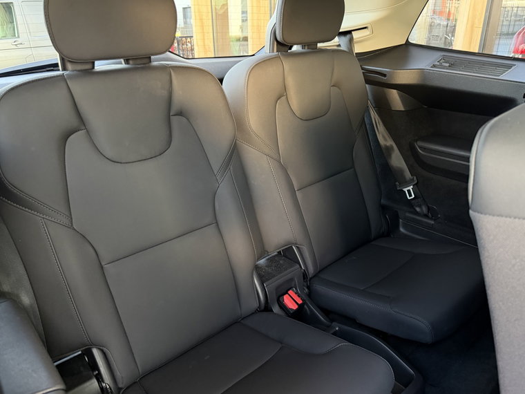 Vehicle Image 35